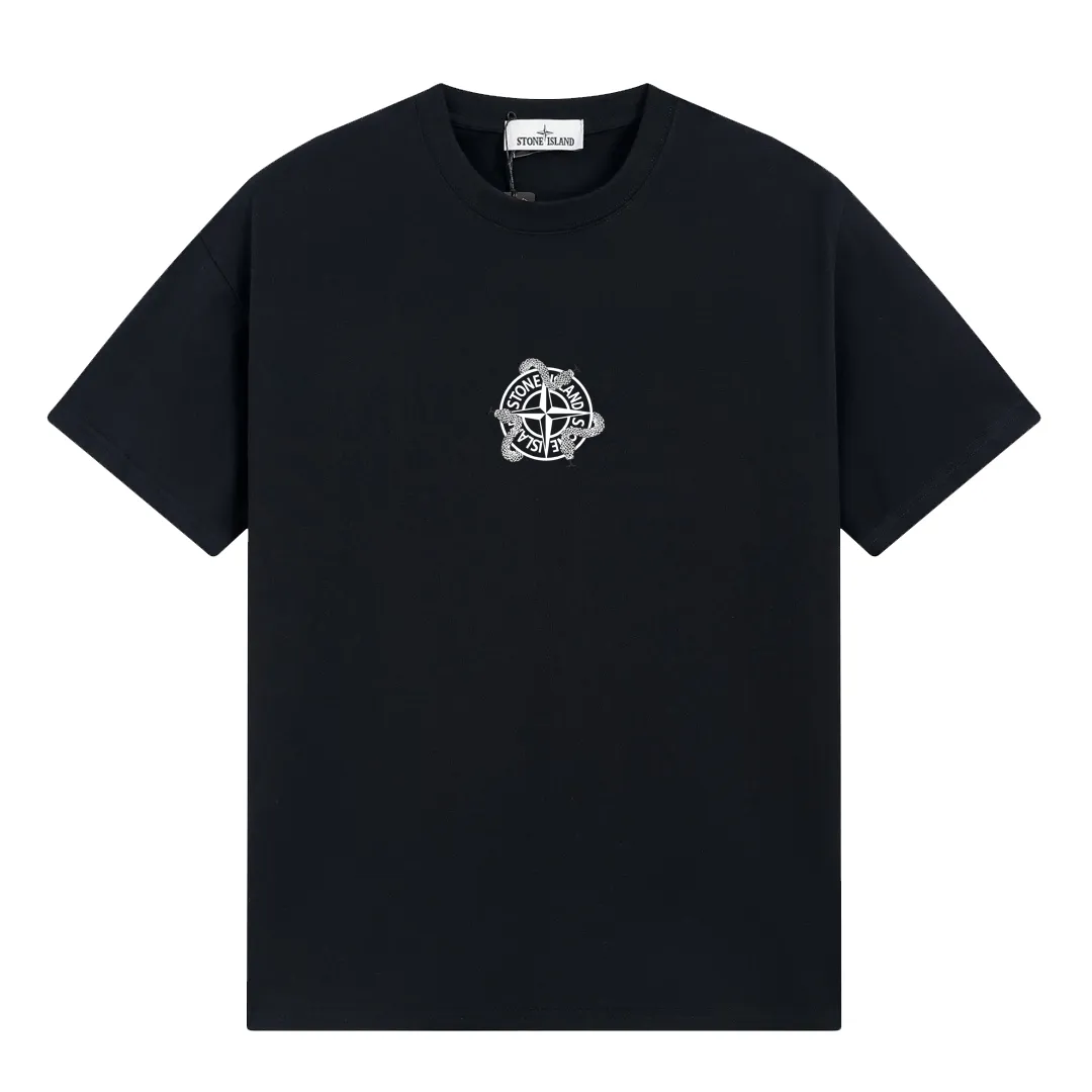 W678#P110💰 2025🆕 Stone lsland/Stone Island New Year of the Snake new logo printed short-sleeved T-shirt ⚠️[Original creation with high control of details] -Made of 260 grams of combed cotton double yarn, soft and comfortable to the touch, sweat-absorbent and breathable. -Simple basic and versatile style, original quality, the first choice for couples. -Made in a large factory, four needles and five threads on the shoulder, neat alignment, high quality workmanship. -Same style for men and women. Very versatile, one piece for everyone, details are clearly visible. Color: Black White Size: M L